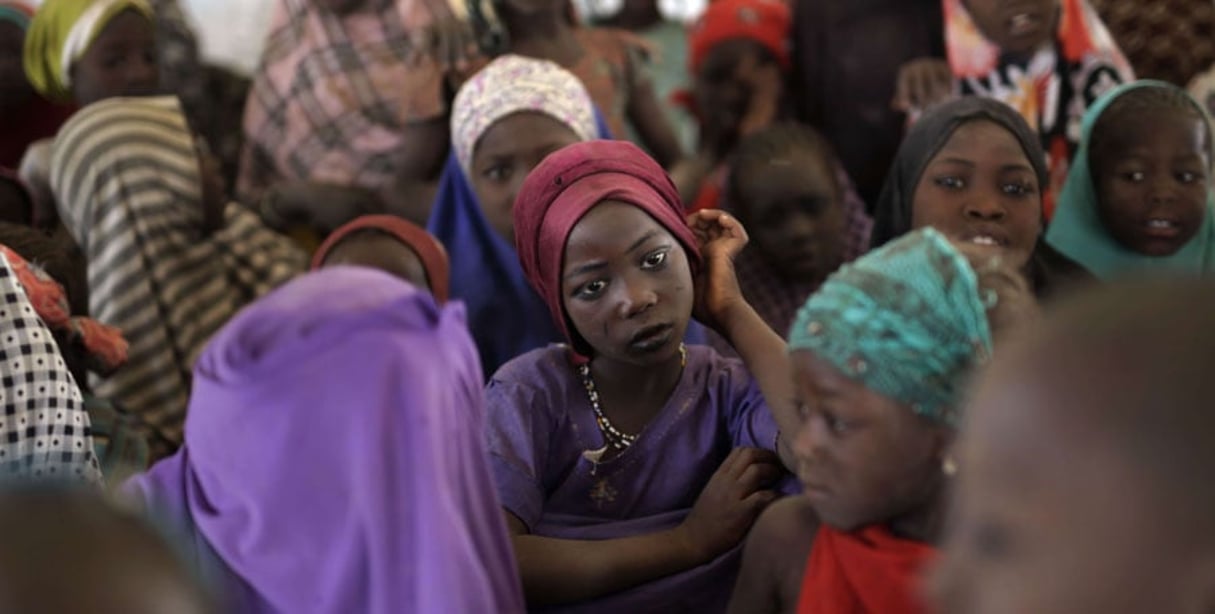 Des fillettes nigérianes ont fui Boko Haram et se sont réfugiées au Tchad, dans le camp de Baga Solo, ouvert en janvier 2015 et qui accueille plus de 6 000 réfugiés. © Jérome Delay/AP/SIPA