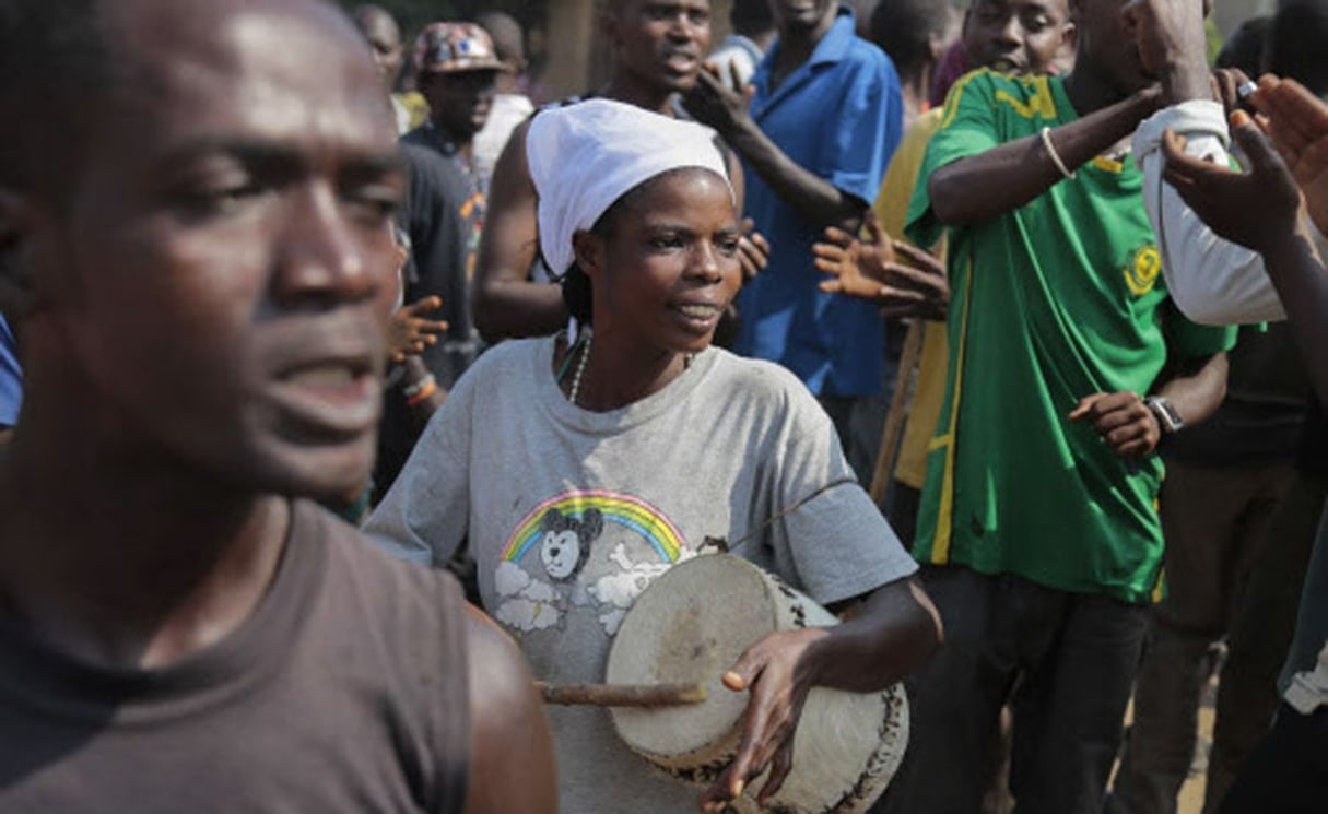 Des manifestants anti-Nkurunziza, le  11 juin 2015 à Bujumbura. © Gildas Ngingo/AP/SIPA