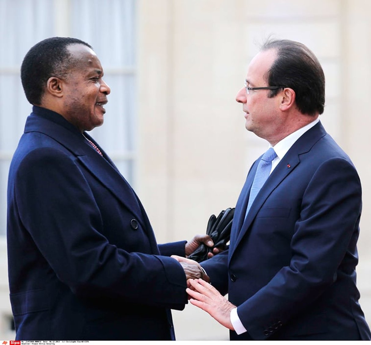Denis Sassou Nguesso et François Hollande, à l’Élysée, en décembre 2013. © CHRISTOPHE ENA/AP/SIPA