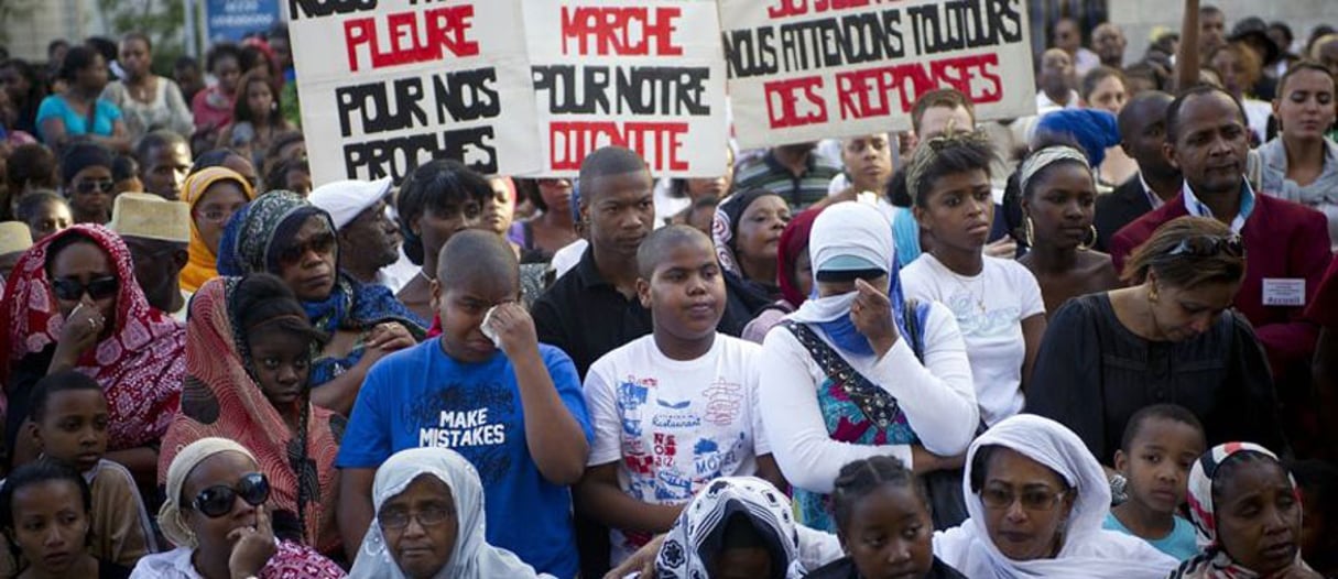 Les proches des victimes se mobilisent à Marseille, en 2011. © Bertrand Langlois/AFP