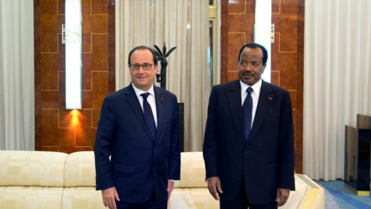 François Hollande et Paul Biya, le 3 juin 2015 à Yaoundé, capitale du Cameroun. © Alain Jocard/AFP