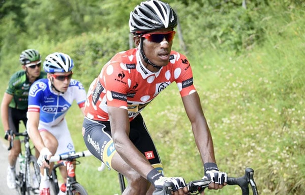 Daniel Teklehaimanot lors d’une échappée pendant la deuxième étape du Critérium du Dauphiné, le 8 juin. © Eric Feferberg/AFP