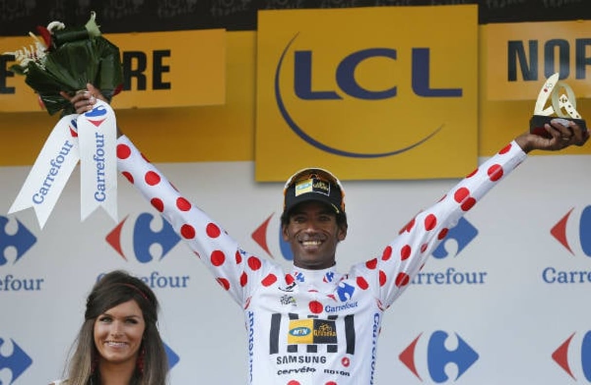 L’Érythréen Daniel Teklehaimanot a revêtu le maillot à pois jeudi 9 juillet 2015 au Havre, en France. © Christophe Ena/AP/SIPA