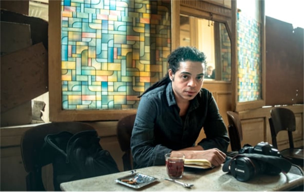 Ahmed Hassan dans un café, au Caire © Maged Aboueldahab, pour J.A.