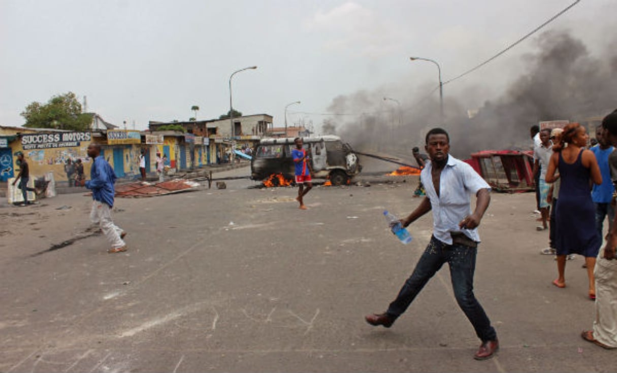 Manifestation à Kinshasa contre une modification de la Constitution, en janvier 2015. © John Bompengo/AP/SIPA