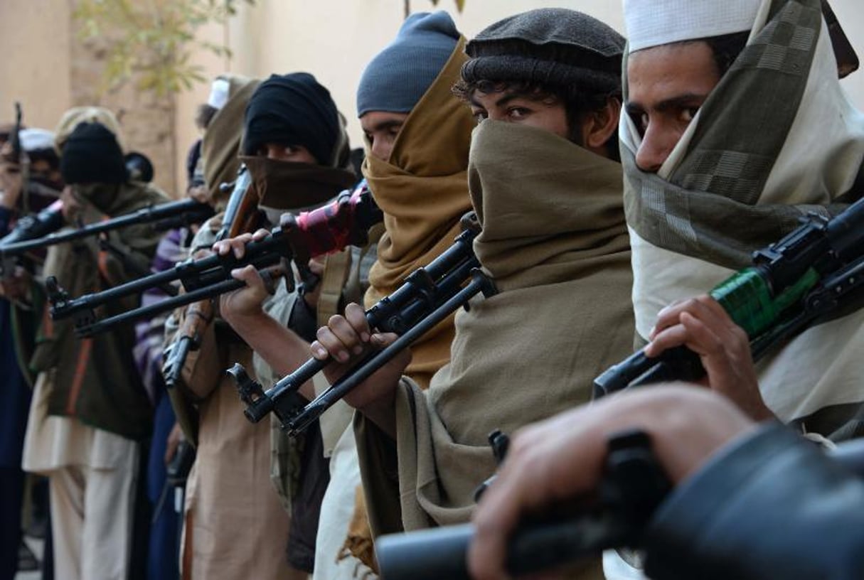 Des anciens talibans à Jalalabad le 8 février 2015. © AFP