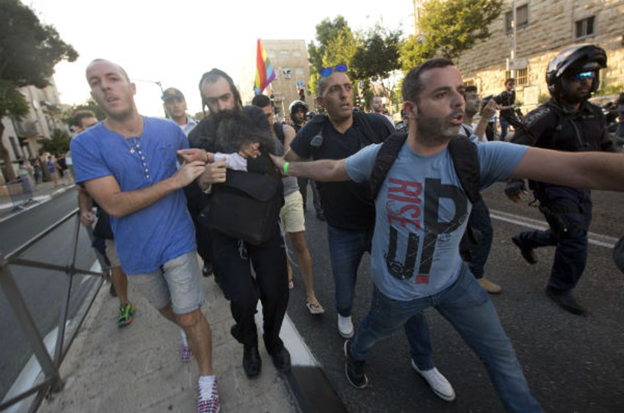 Arrestation de l’extrémiste Yishai Schlissel à la gay pride de Jérusalem, le 30 juillet 2015. © Sebastian Scheiner/AP/SIPA