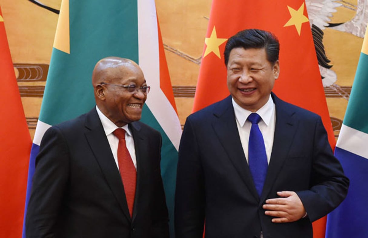 Le président sud-africain Jacob Zuma et son homologue chinois Xi Jinping le 4 décembre 2014 à Pékin. © Wang Zhao/AP/SIPA