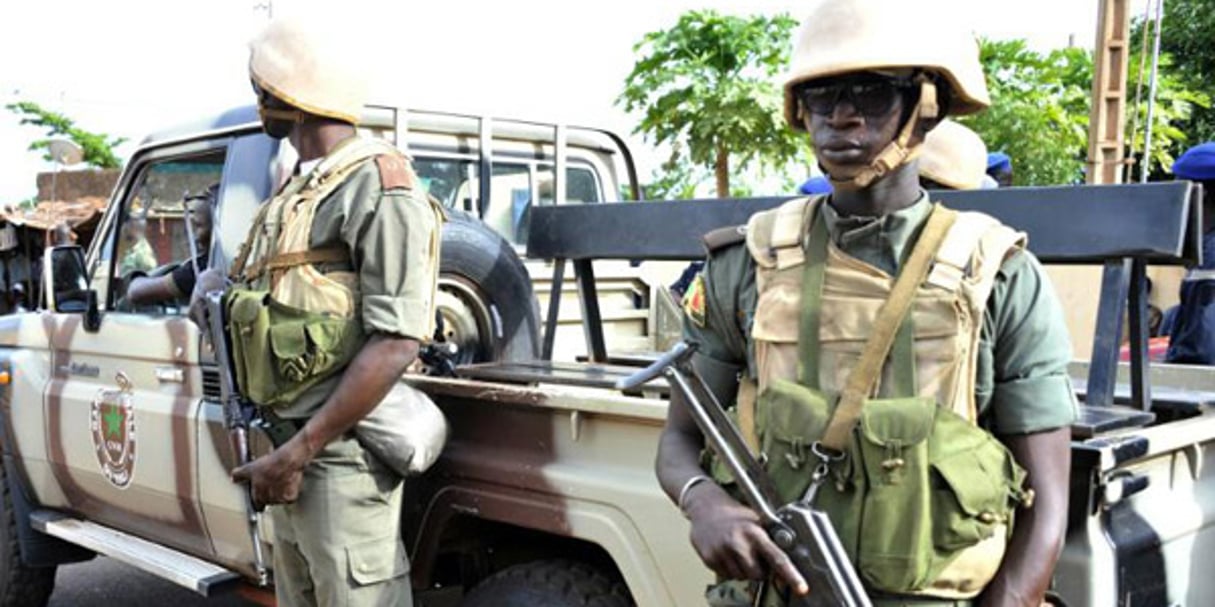 Des soldats maliens, le 13 août 2015 à Bamako. © Habibou Kouyaté / AFP