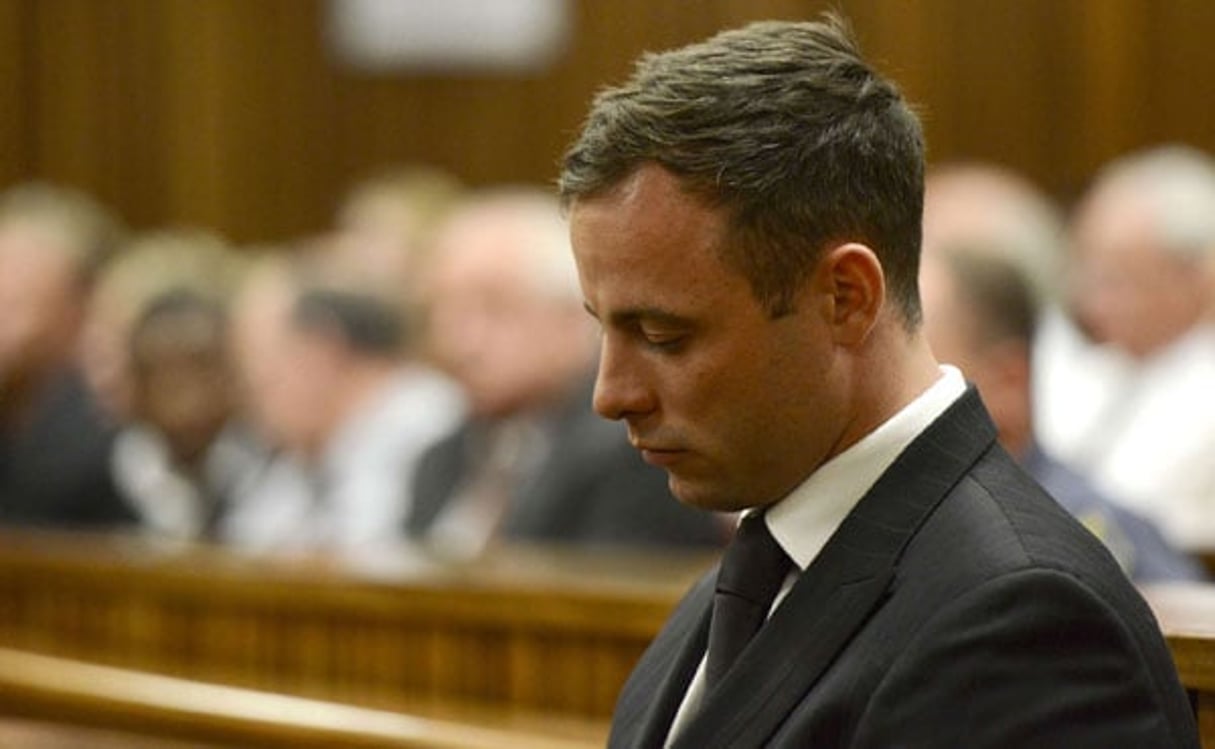 Oscar Pistorius après sa condamnation à cinq ans de prison, le 21 octobre 2014. © Herman Verwey/AP/SIPA