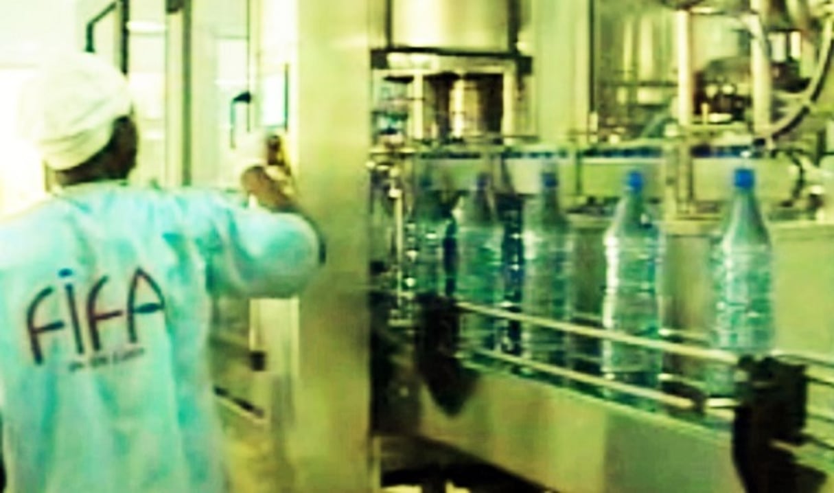 ETE indique disposer d’une capacité de production de 16 000 bouteilles par heure. © DR