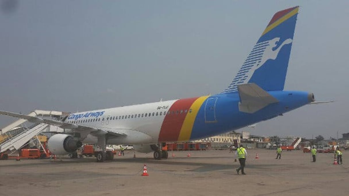 Un Airbus de Congo Airways à l’aéroport de Kinshasa. © Facebook/Congo Airways.