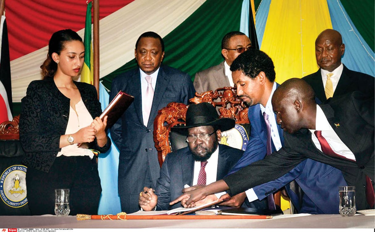 Salva Kiir s’est résolu à signer l’accord de paix, le 26 août, à Djouba. © JASON PATINKIN/AP/SIPA