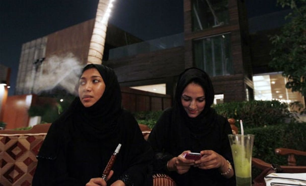 Saoudiennes dans un restaurant à Jeddah en 2010. © Hassan Ammar/AP/SIPA