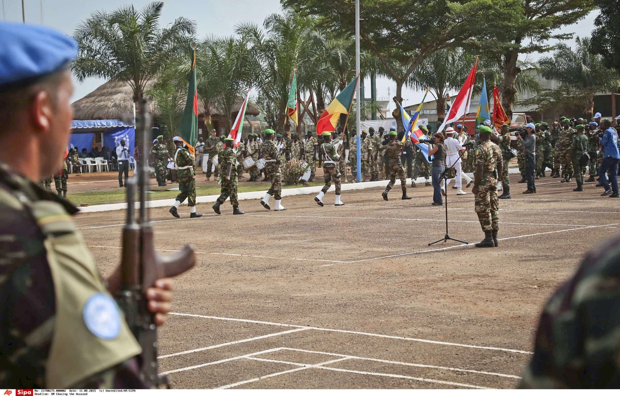 Des casques bleus à Bangui, en août 2015. © Uncredited/AP/SIPA