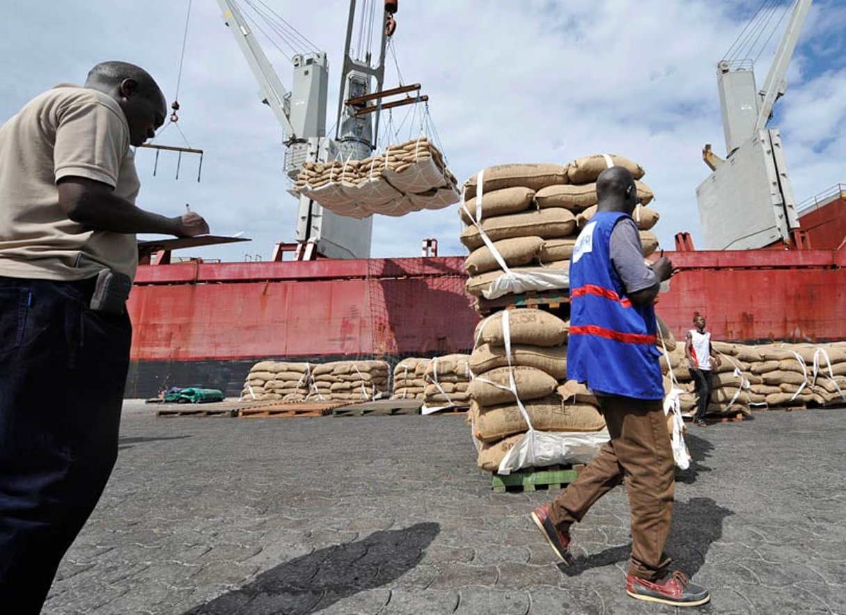 Au port d’Abidjan. © SIA KAMBOU/AFP