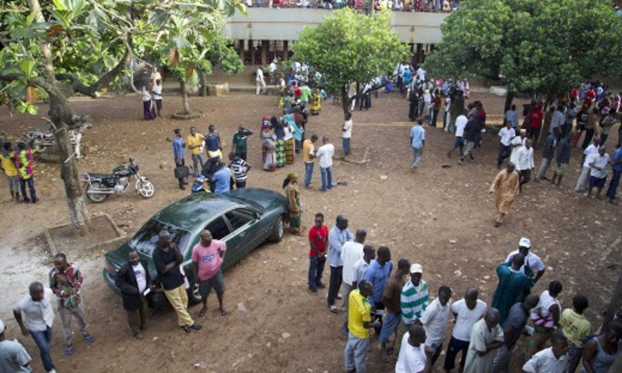 File d’électeurs dans le quartier de Bambeto, à Conakry, dimanche 11 octobre 2015 (illustration). © Youssouf Bah/AP/SIPA