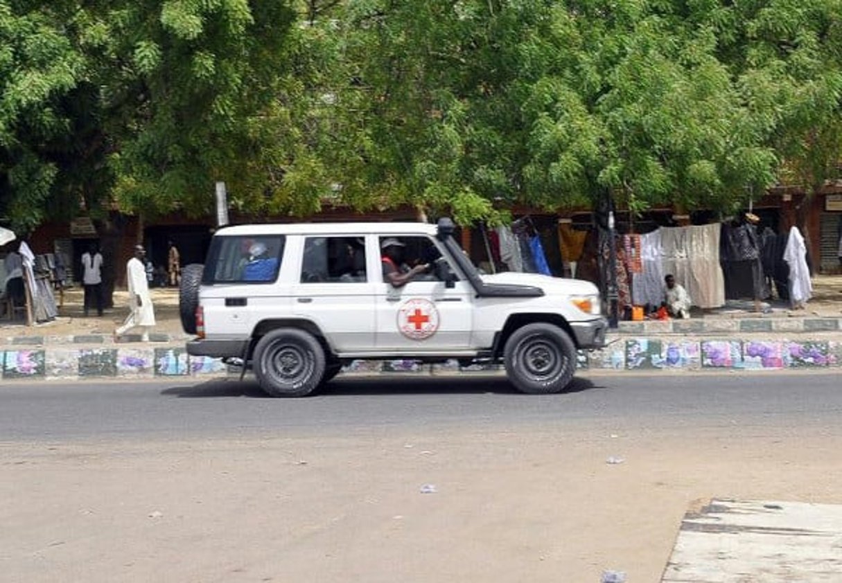 Un véhicule de la Croix Rouge à Maiduguri au Nigeria, le 7 mars 2015. © Tunji Omirin/AFP