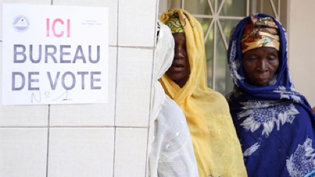 Des femmes burkinabè lors des élections de 2010. © Ahmed Ouoba/AFP