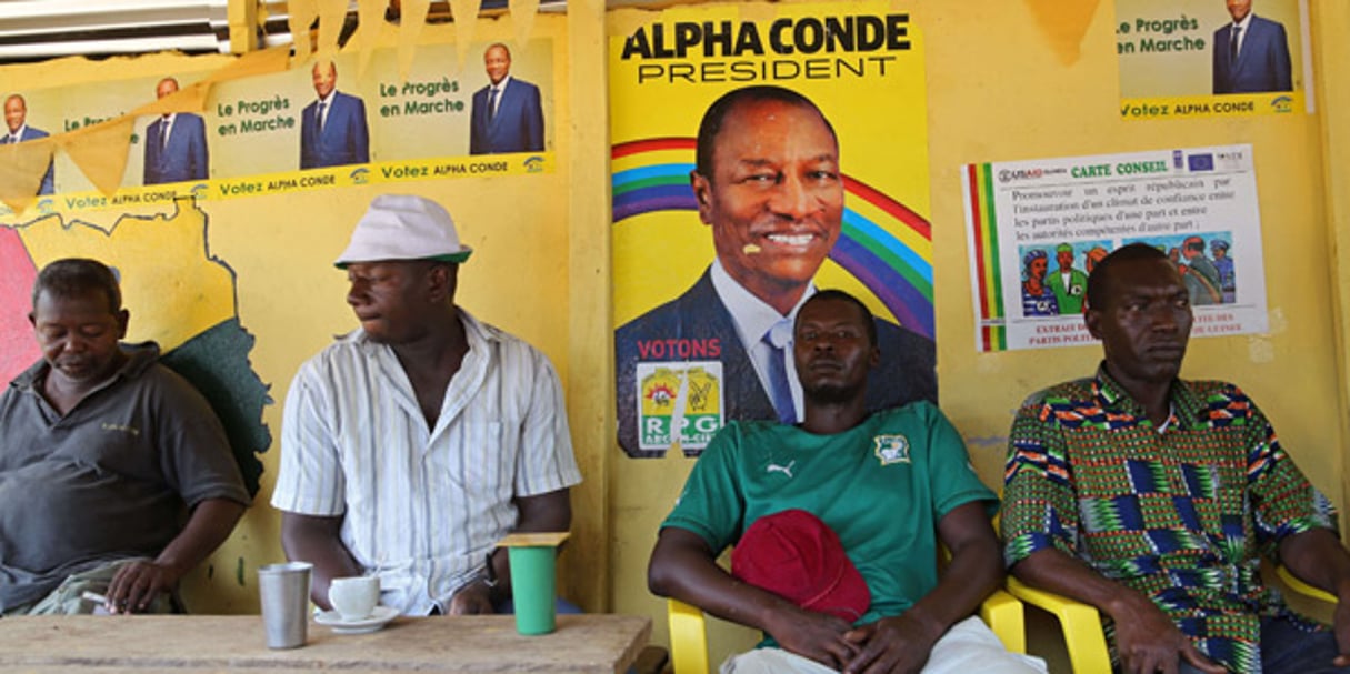 Dans un restaurant de Conakry, en Guinée, le 17 octobre 2015. © Youssouf Bah/AP/SIPA