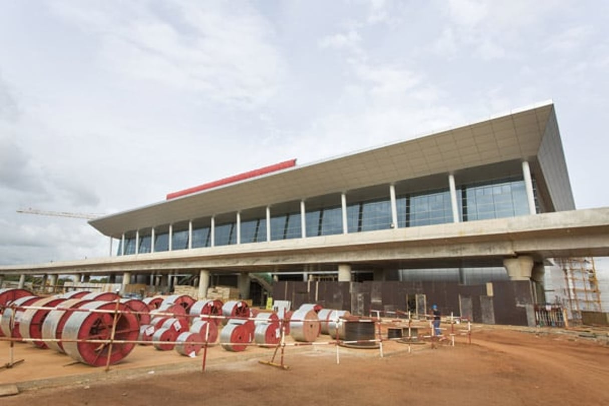 Les travaux de l’aérogare de Lomé, en mai 2014 © Jacques Torregano/J.A.