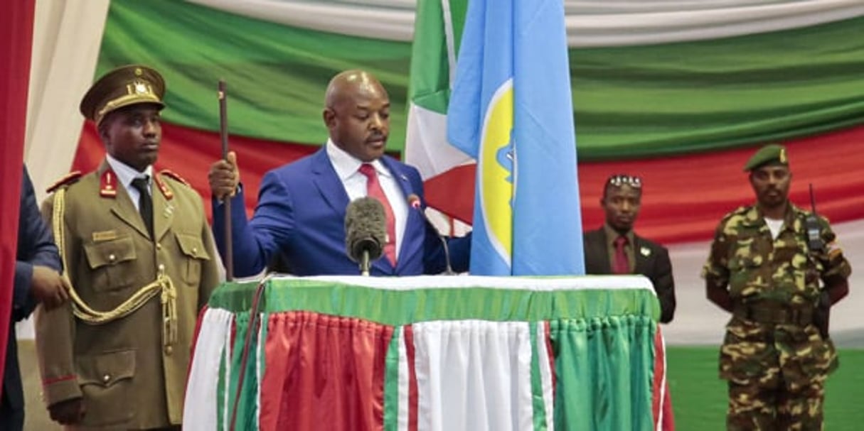 La cérémonie d’investiture du président Pierre Nkurunziza pour un troisième mandat jugé inconstitutionnel, le 20 août 2015 à Bujumbura. © Gildas Ngingo / AP / SIPA