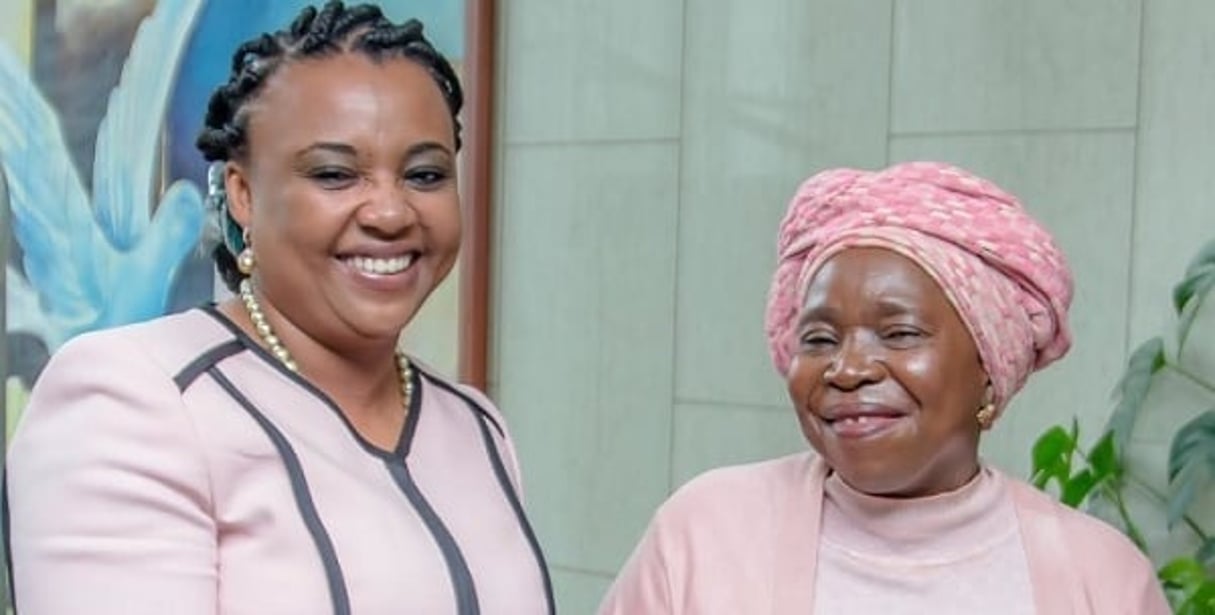 Fatima Beyina-Moussa, directrice générale de la compagnie ECAir, et Nkosazana Dlamini-Zuma, présidente de la Commission de l’Union africaine. © DR