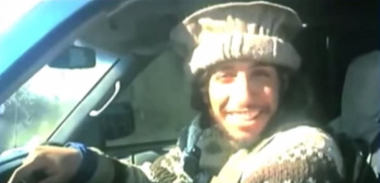 Abelhamid Abaaoud dans une vidéo diffusée par le groupe EI en Syrie. © Capture d’écran YouTube