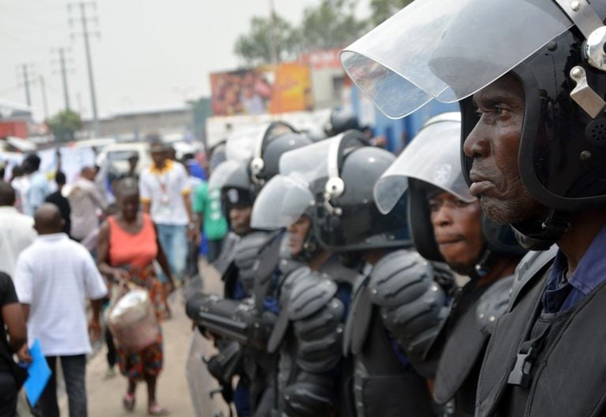 Des policiers à Kinshasa. © AFP