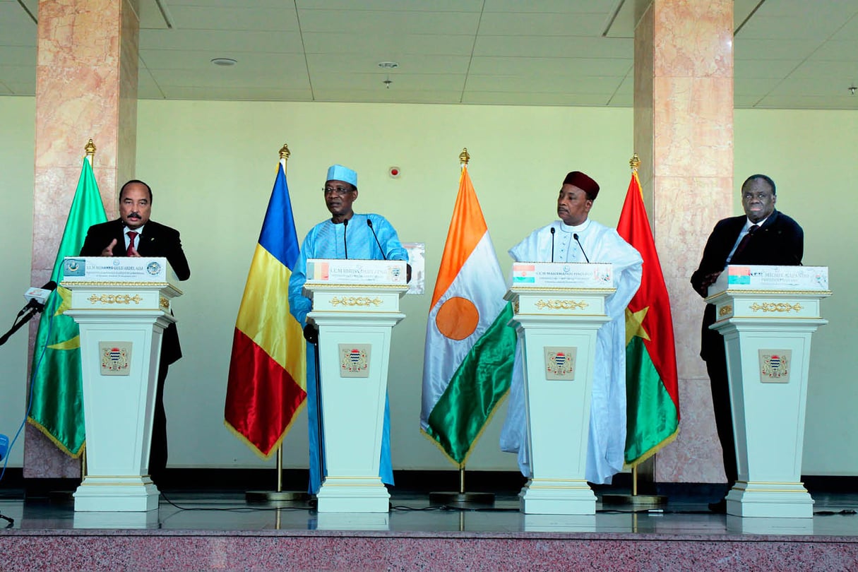 Les présidents du G5, après le départ précipité d’IBK pour Bamako, le 20 novembre à N’Djamena. © VINCENT DUHEM POUR J.A.