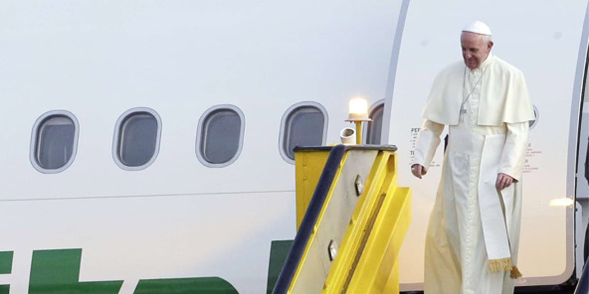 Le pape François à son arrivée en Ouganda, le 27 novembre 2015. © Andrew Medichini / AP / SIPA