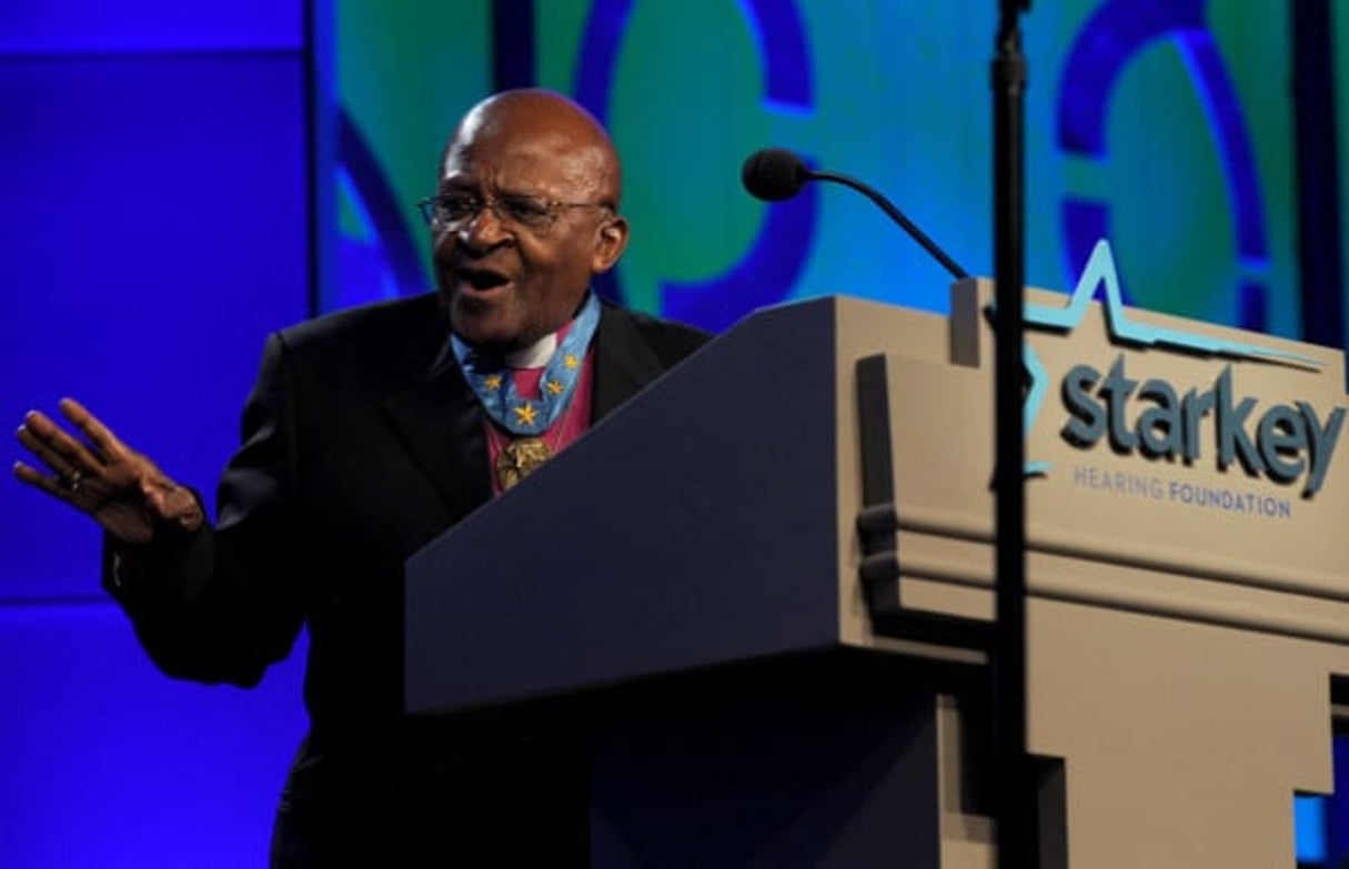 Mgr Desmond Tutu à la Starkey Hearing Foundation, à Los Angeles, le 24 juillet 2014. © Diane Bondareff/AP/SIPA