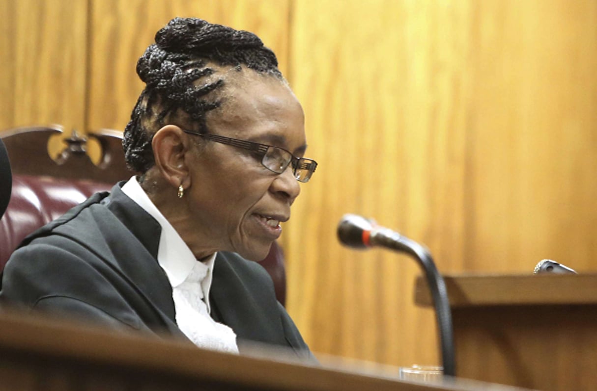La Juge Thokozile Masipa donnant son verdict en première instance dans le procès d’Oscar Pistorius, le 10 décembre 2014. © Sydney Seshibedi/AP/SIPA