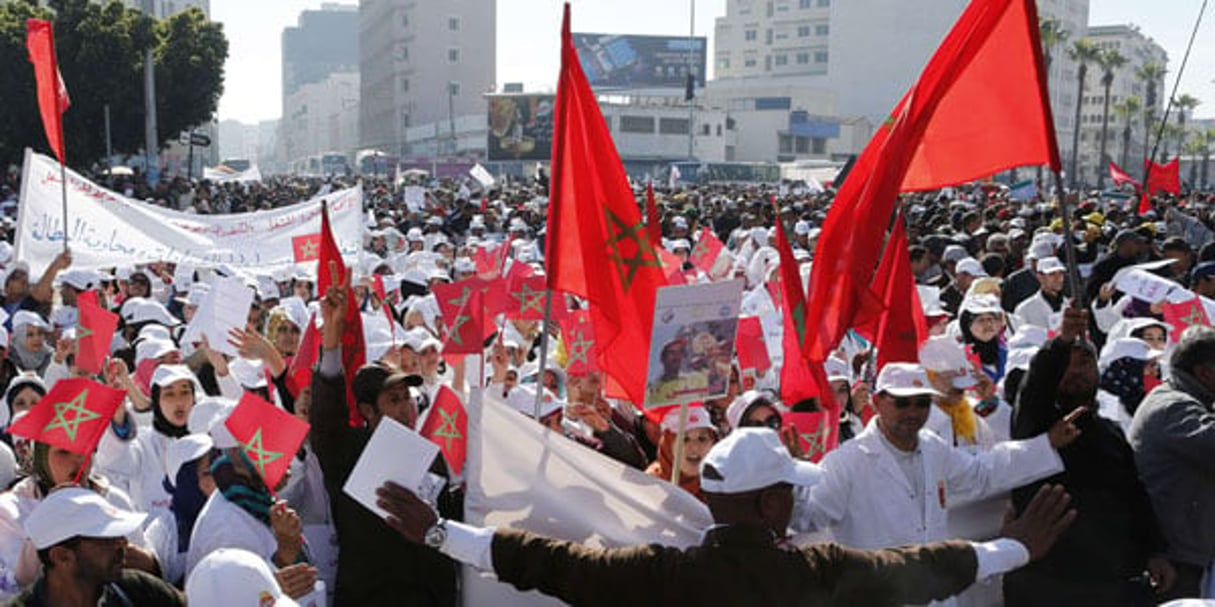 Une marche de protestation organisée le 6 avril 2014  appelant à défendre le pouvoir d’achat des Marocains. © Abdeljalil Bounhar/AP/SIPA