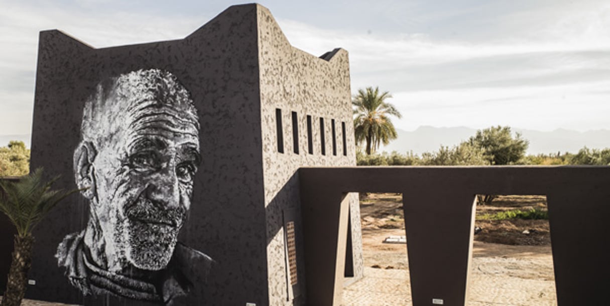 A Marrakech, le « street artististe » allemand a immortalisé des visages marqués par le temps. © Hendrik Beikirch