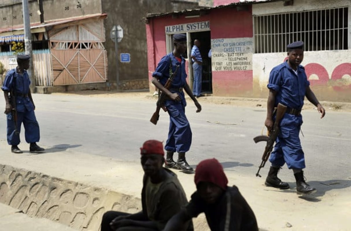 Des policiers burundais à Musaga, le 20 juillet 2015. © Jerome Delay/AP/SIPA