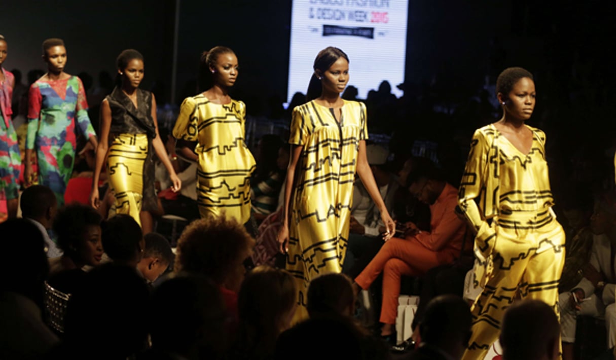 Un défilé à la Fashion Week de Lagos, le 29 octobre 2015 © Sunday Alamba/AP/SIPA