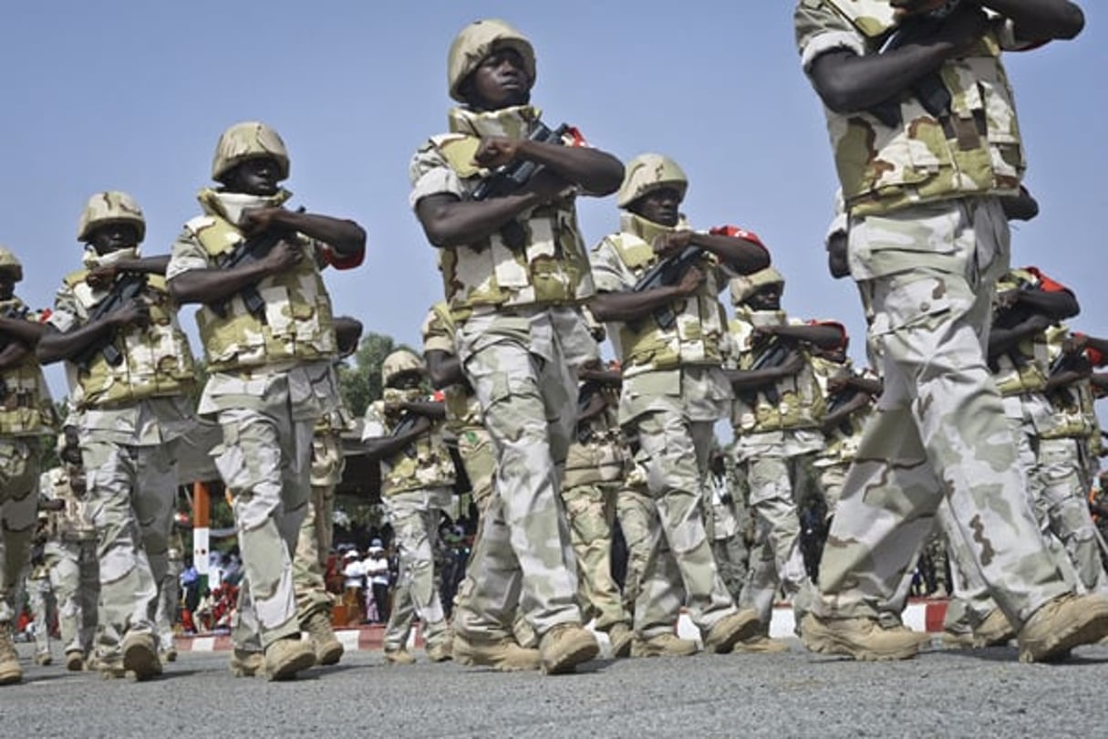 Des soldats nigériens, lors de la fête nationale, le 18 décembre 2014. (image d’illustration) © Vincent Fournier/J.A.