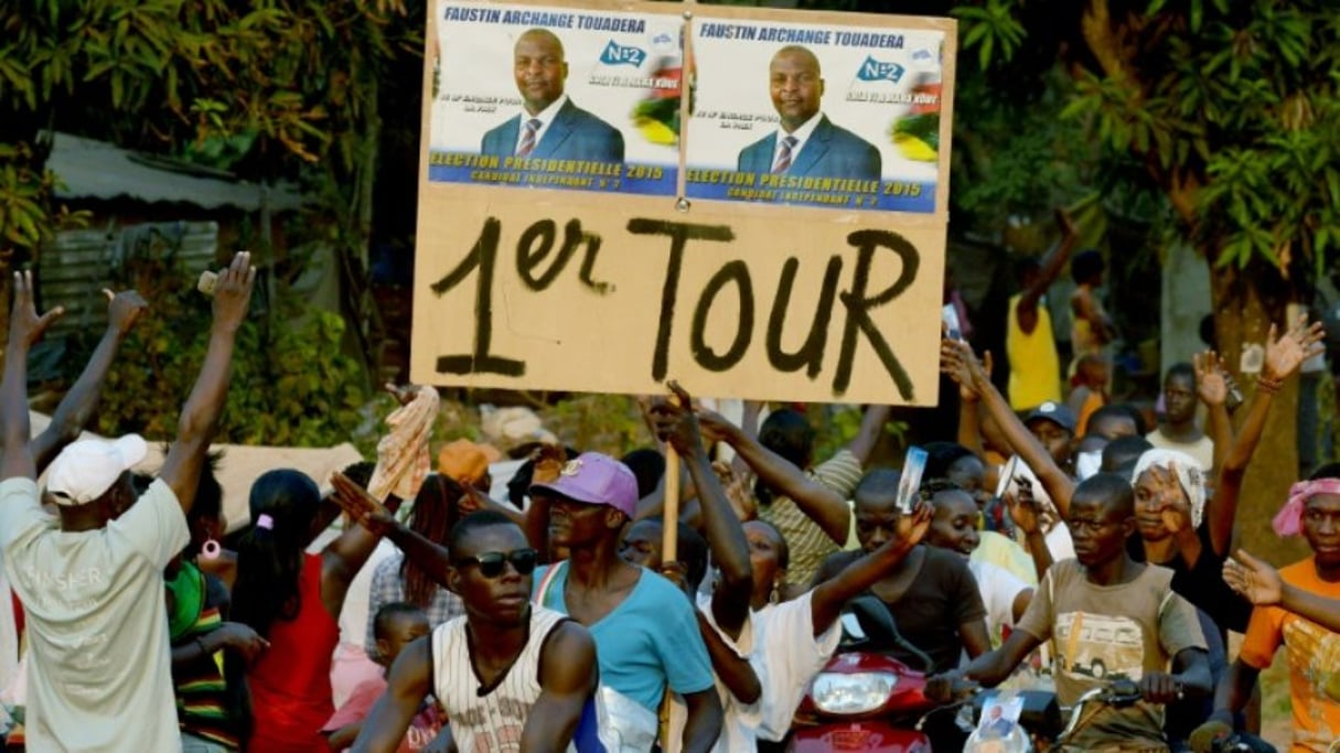 Meeting électoral de Faustin Archange Touadera le 28 décembre 2015 à Bangui. © AFP