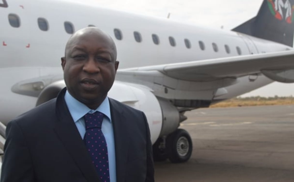 Paul Kaba Thiéba, le nouveau Premier ministre burkinabè, le 7 janvier 2015 à l’aéroport de Ouagadougou. © Burkina 24