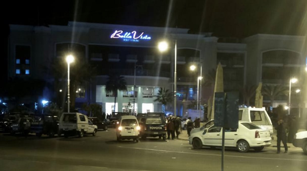 Photo prise par un smartphone de l’hôtel Bella Vista à Hourgada, le 8 janvier 2016, juste après une attaque. © Tamer Hassan/AFP