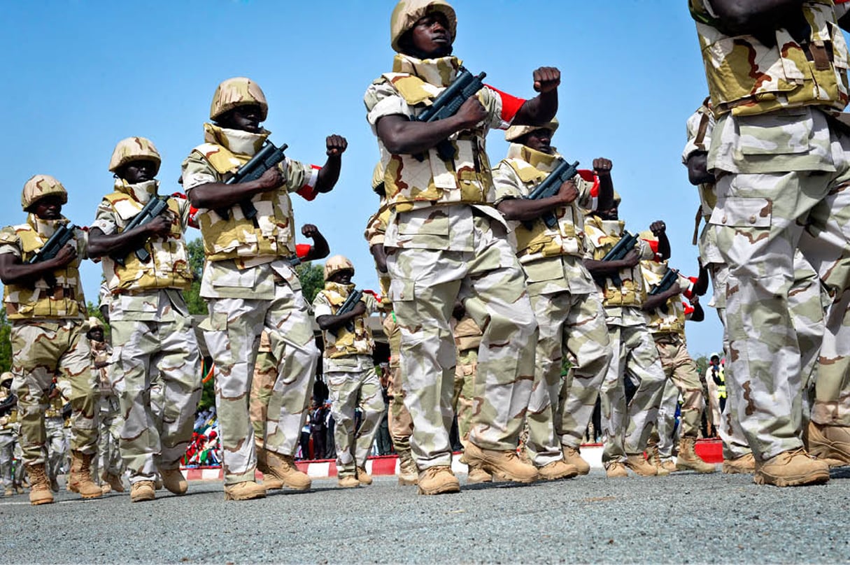 Unité de l’armée lors du défilé de la fête nationale, à Dosso, en décembre 2014. © VINCENT FOURNIER/J.A.