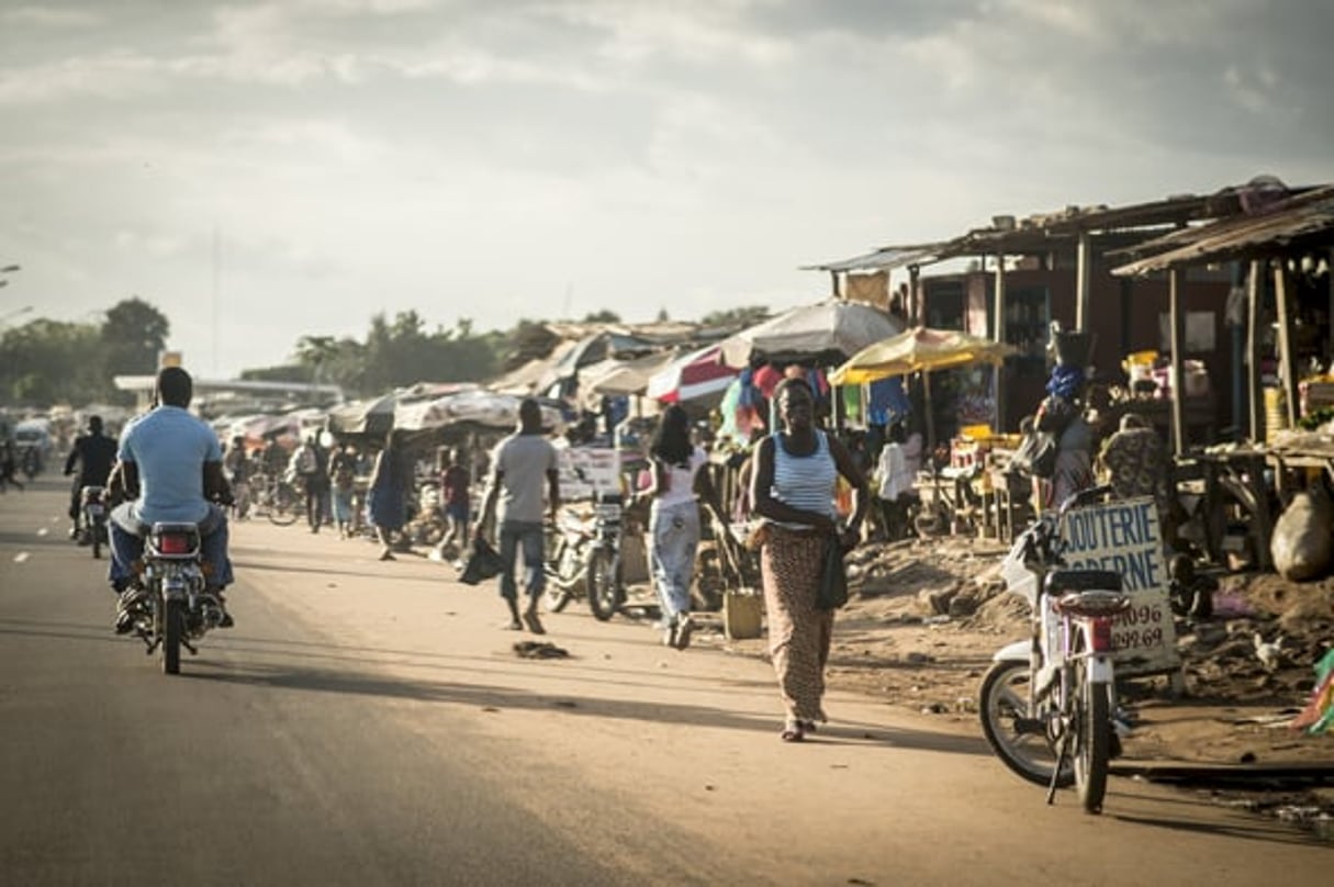 Dans les rues de Bouaké, le 12 octobre 2015. © Sylvain Cherkaoui/J.A.