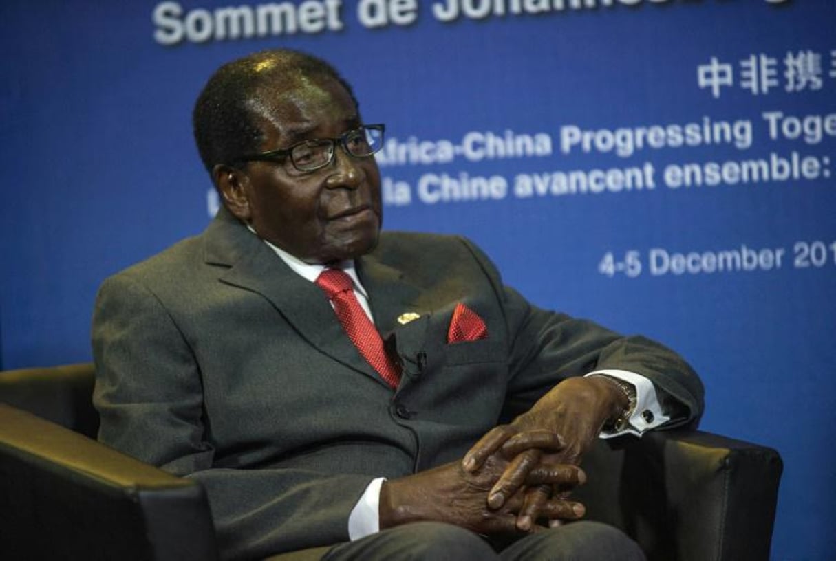 Le président du Zimbabwe, Robert Mugabe, lors d’un forum sur la coopération entre la Chine et l’Afrique, le 5 décembre 2015 à Johannesburg, en Afrique du Sud. © Mujahid Safodien/AFP