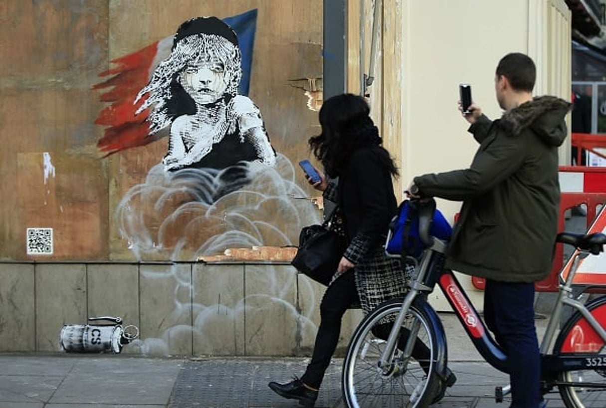 À Londres, le grapheur Banksy  a à nouveau témoigné de son soutien aux migrants. © Alastair Grant/AP/SIPA