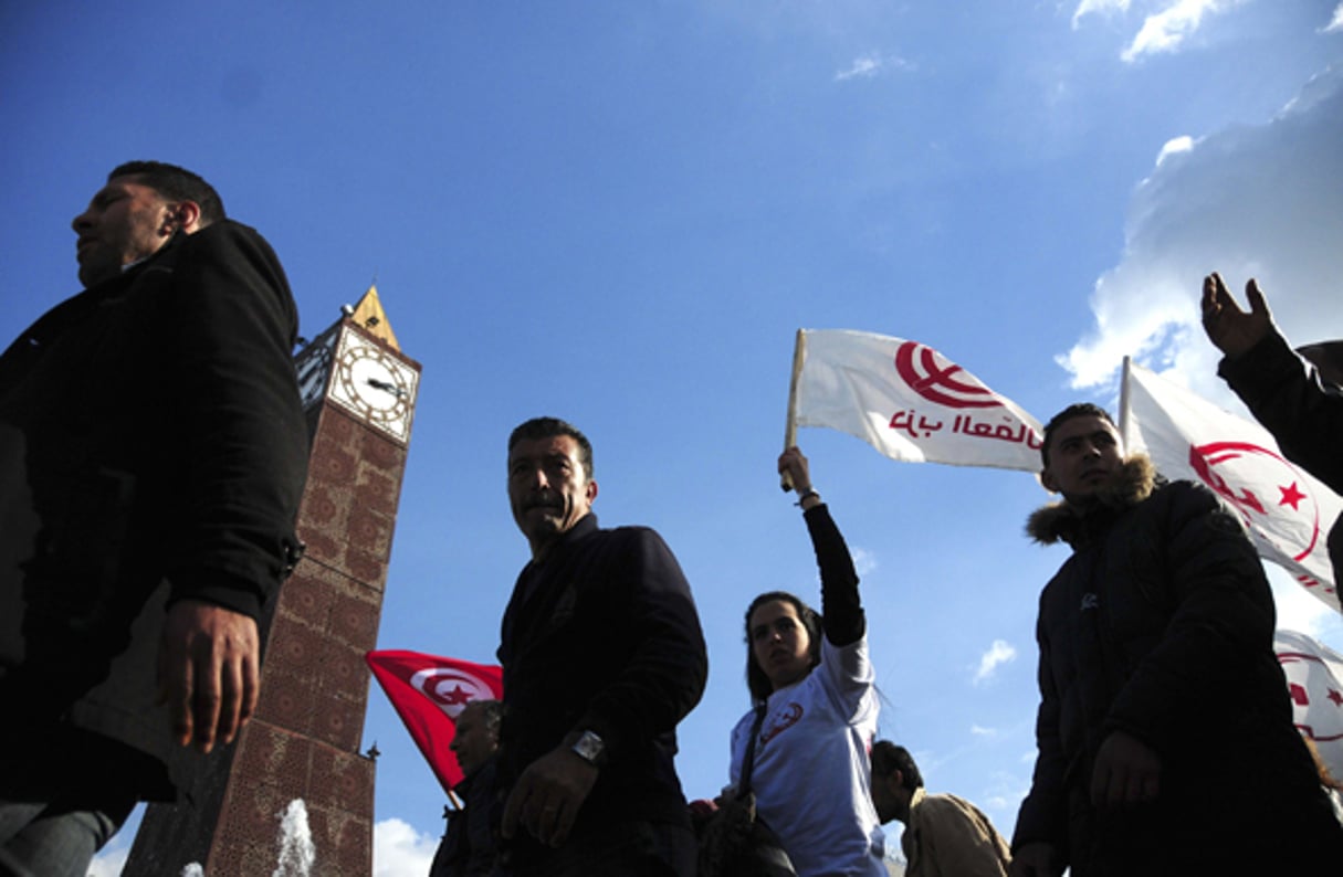 Une manifestation sur l’avenue Bourguiba, à Tunis, le 23 janvier 2015 © Riadh Dridi/AP/SIPA