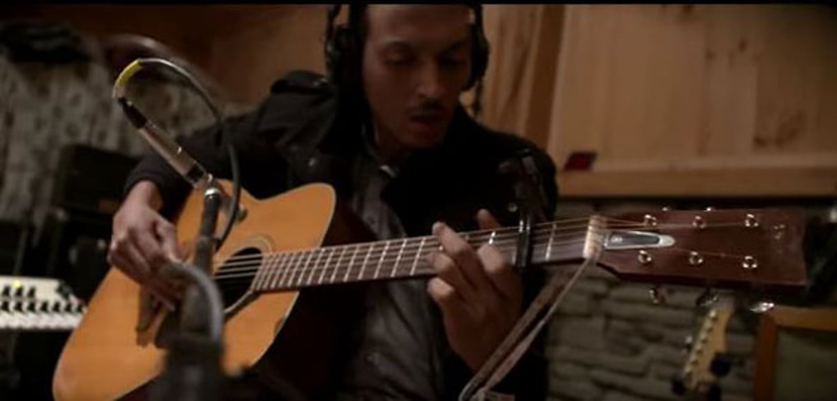 Le guitariste Bombino. © Capture d’écran YouTube