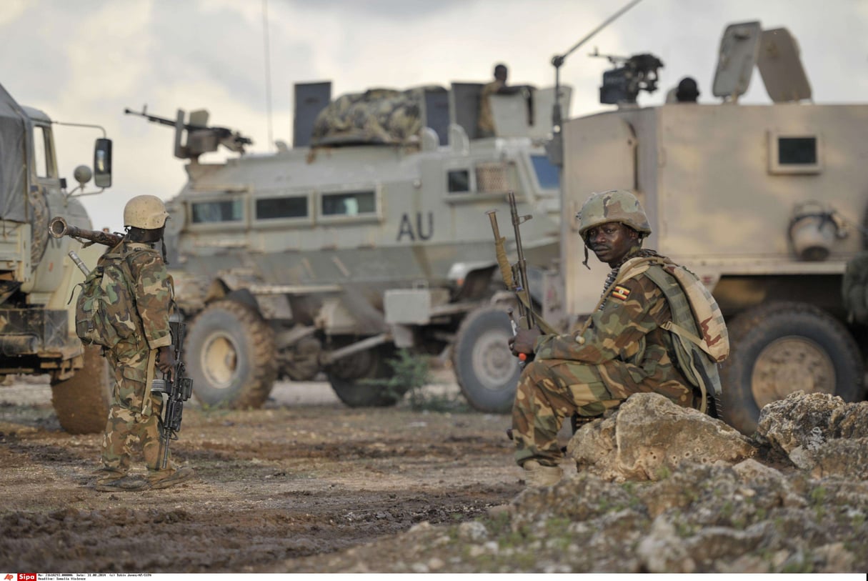 Des soldats ougandais de l’Amisom, force envoyée par l’Union africaine en Somalie. © AP Photo/AMISOM, Tobin Jones