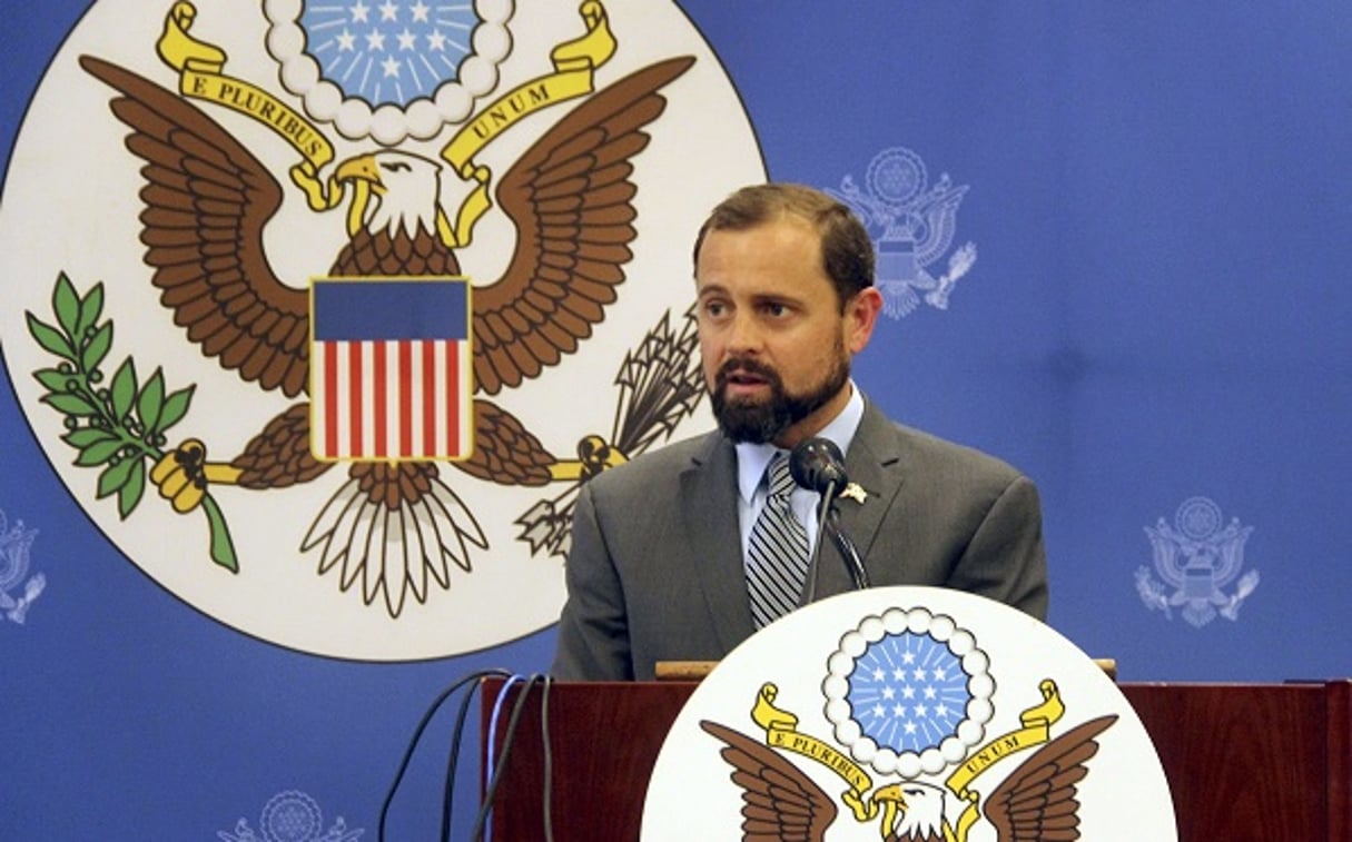 Tom Perriello lors d’un discours à Bujumbura en novembre 2015. © STR/AP/SIPA