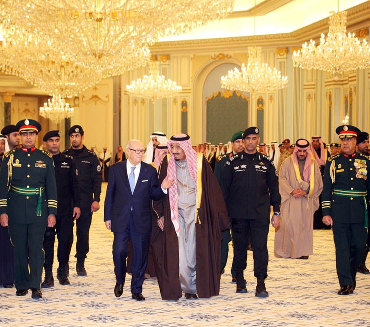 Le chef de l’État tunisien Béji Caïd Essebsi avec le roi Salman Ibn AbdelazizAl Saoud, le 22 décembre 2015, à Riyad. © HICHEM